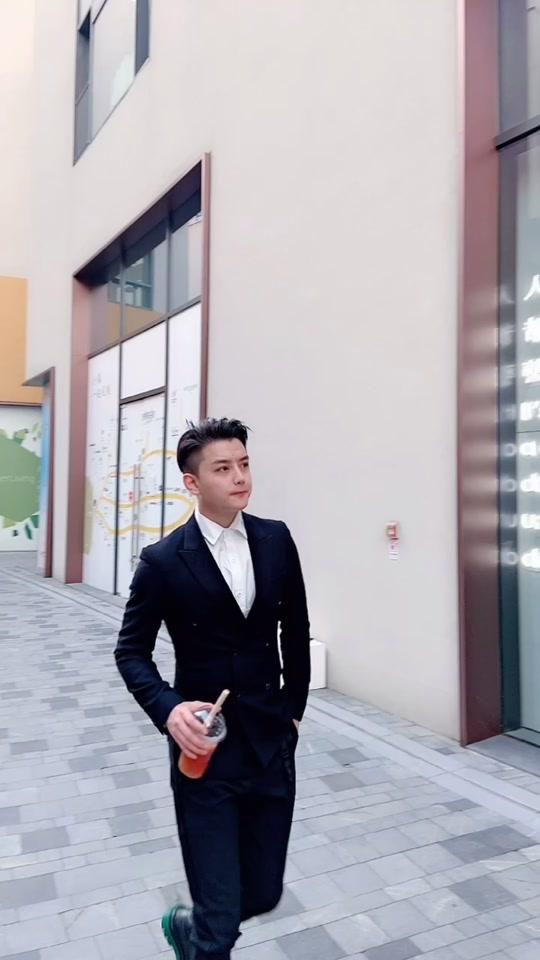 凯凯_凯凯个人资料_凯凯直播间_18183kol_18183网红站