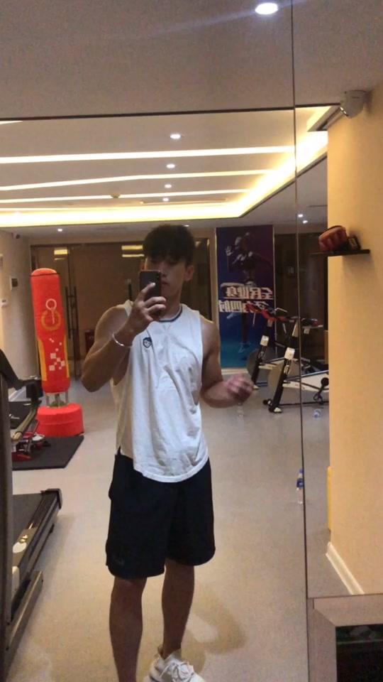 丁浩哲
