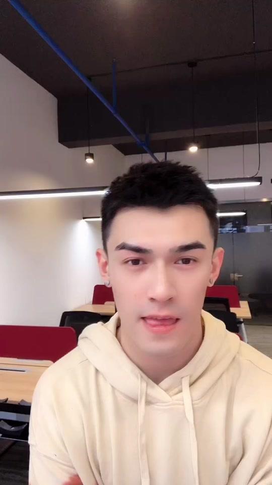 娃尔waer_娃尔waer个人资料_娃尔waer直播间_18183kol_18183网红站