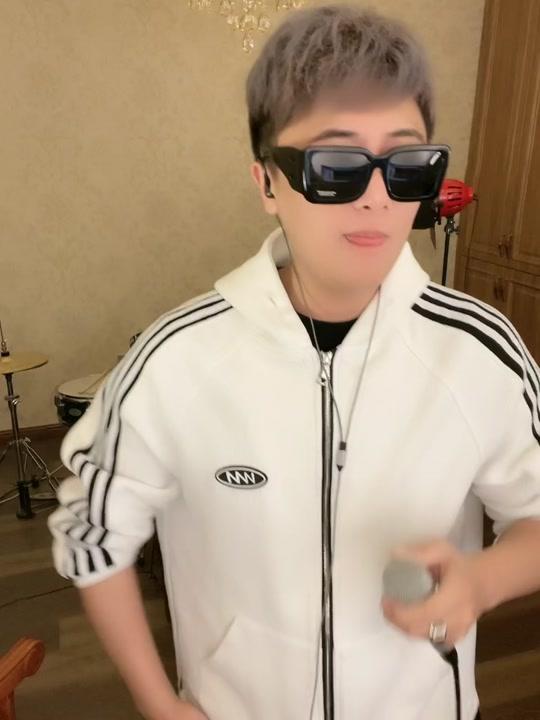 董小贤