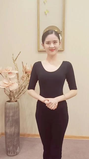 东方之美女子学院创始人～邱凌老师 - 【气质提升】香肩美背:肩头前上