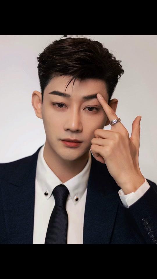 张梓辰_张梓辰个人资料_张梓辰直播间_18183kol_18183网红站