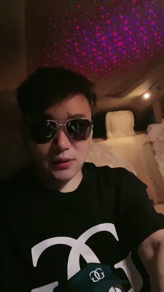 吕飞离家的孩子原唱_吕飞离家的孩子原唱个人资料_吕飞离家的孩子原唱