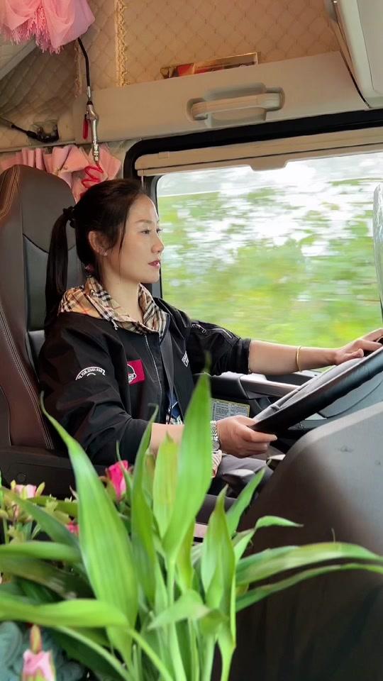 卡车女司机姚姚小号_卡车女司机姚姚小号个人资料_卡车女司机姚姚小号