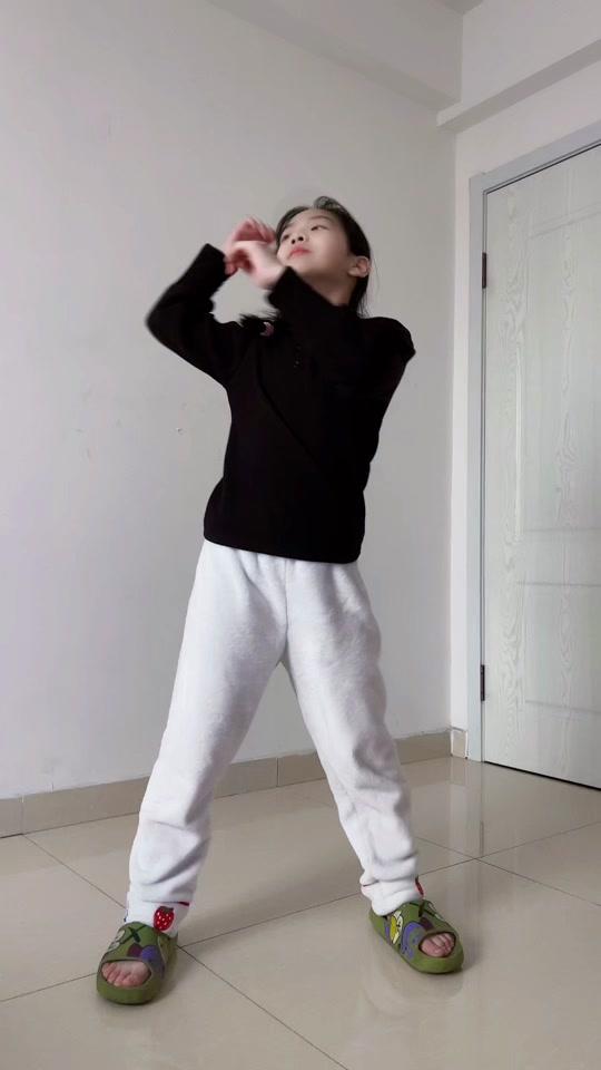 丸子头小哪吒_丸子头小哪吒个人资料_丸子头小哪吒直播间_18183kol