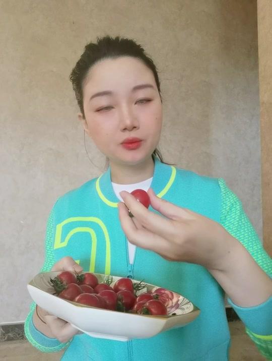 小莉帮忙杨小莉