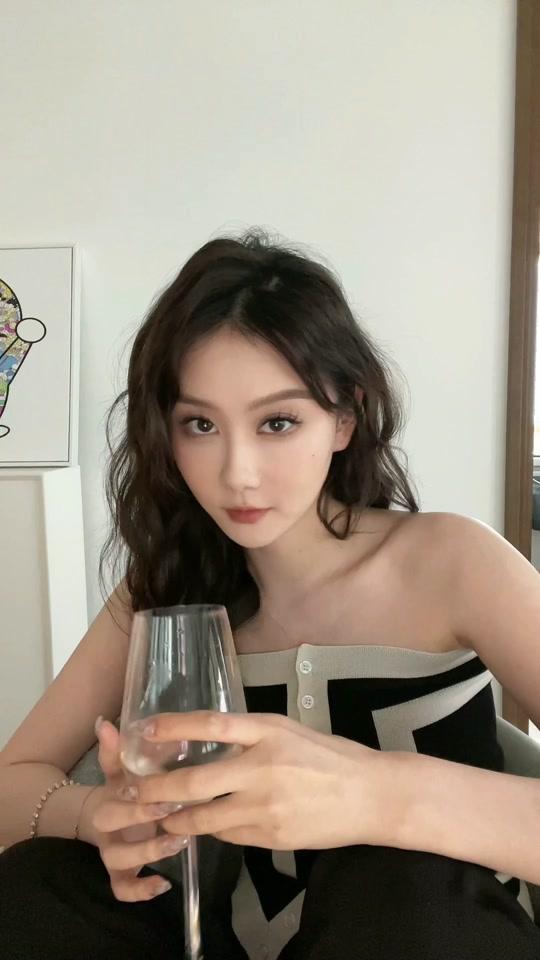 君言君语_君言君语个人资料_君言君语直播间_18183kol_18183网红站