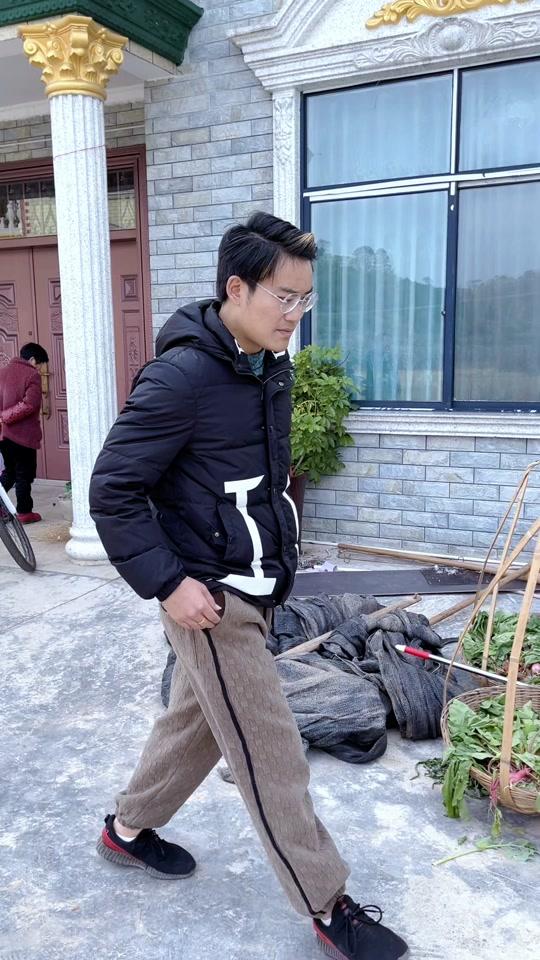 艺文粑粑(陈小星)_艺文粑粑(陈小星)个人资料_艺文粑粑(陈小星)直播间