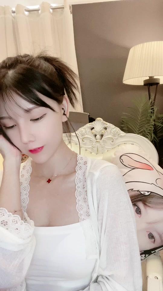 前小白_前小白个人资料_前小白直播间_18183kol_18183网红站