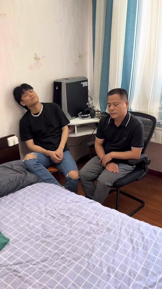 疯狂小杨哥_疯狂小杨哥个人资料_疯狂小杨哥直播间_18183kol_18183网