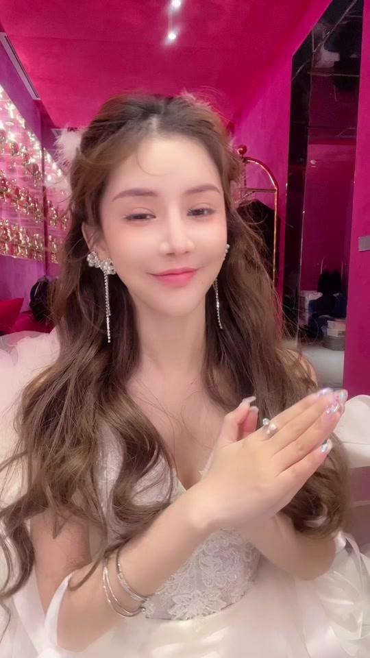 周周珍可爱_周周珍可爱个人资料_周周珍可爱直播间_18183kol_18183