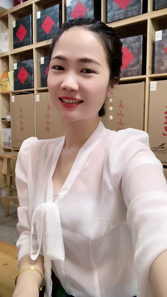 何妹妹_小可爱.何妹妹个人资料_小可爱.