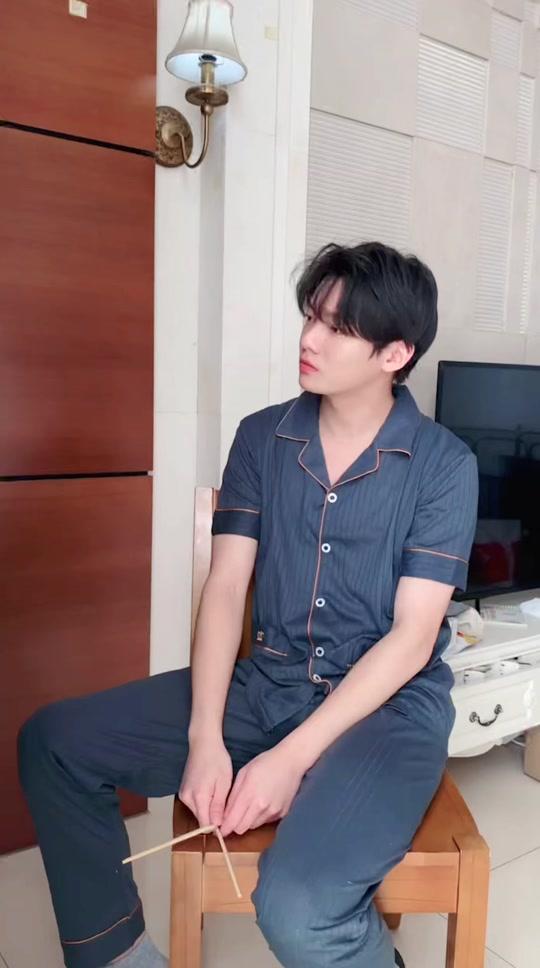 摇滚狂花定档 10月11日,李彬彬带着他的鼓槌与你一起追梦!