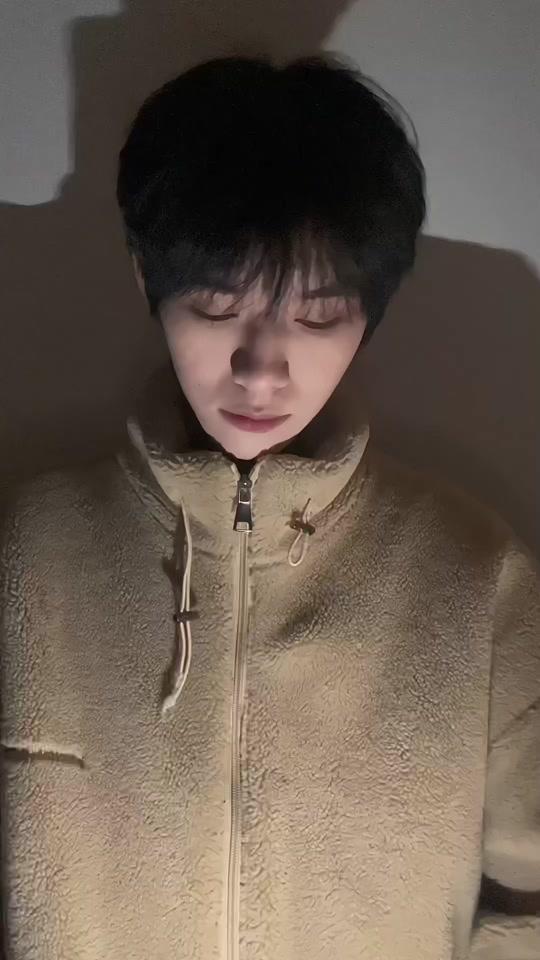 是胡洁_我不是胡洁个人资料_我不是胡洁直播间_18183kol_18183网红站