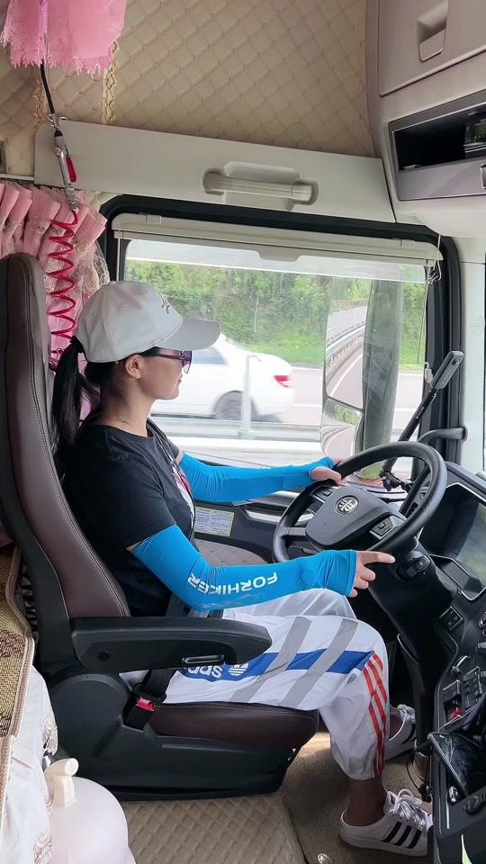 卡车女司机姚姚(驾考)_卡车女司机姚姚(驾考)个人资料_卡车女司机姚姚