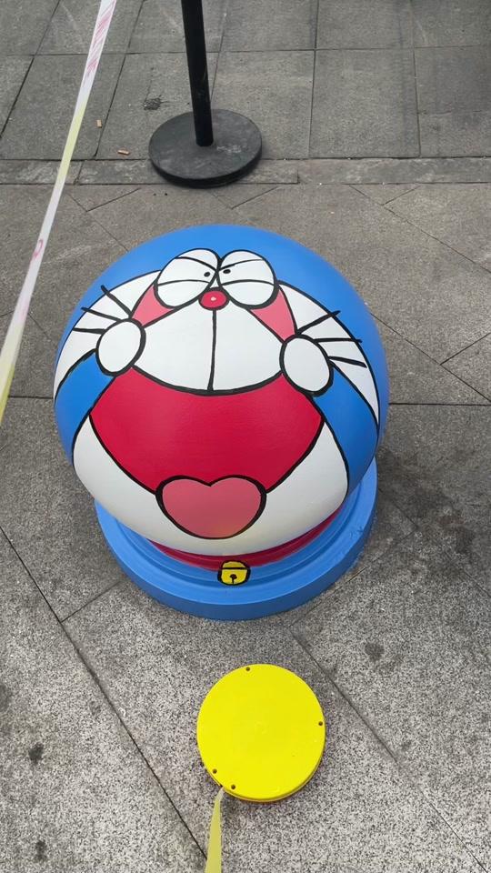 手绘 #画画 #治愈 #创意 #墙绘 #哆啦a梦 #石球视频时长:14秒2022033