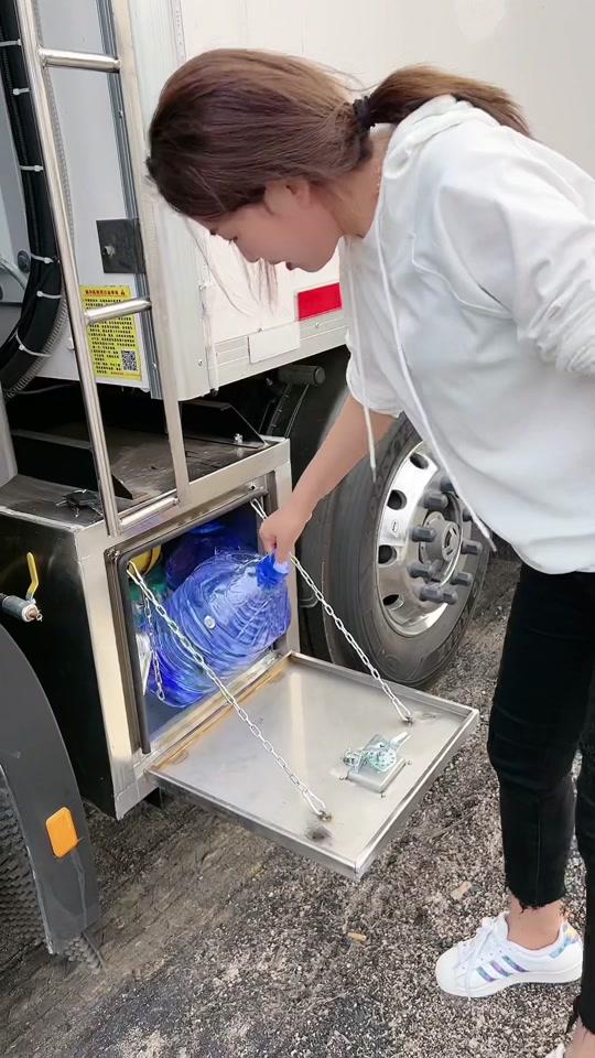 开卡车的全妹_开卡车的全妹个人资料_开卡车的全妹直播间_18183kol