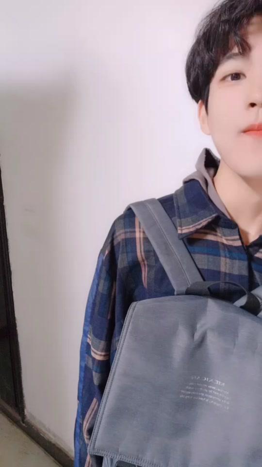 0w19视频详情@吴玄烨 不愧是我98视频时长:6秒2019/10/03 16:10