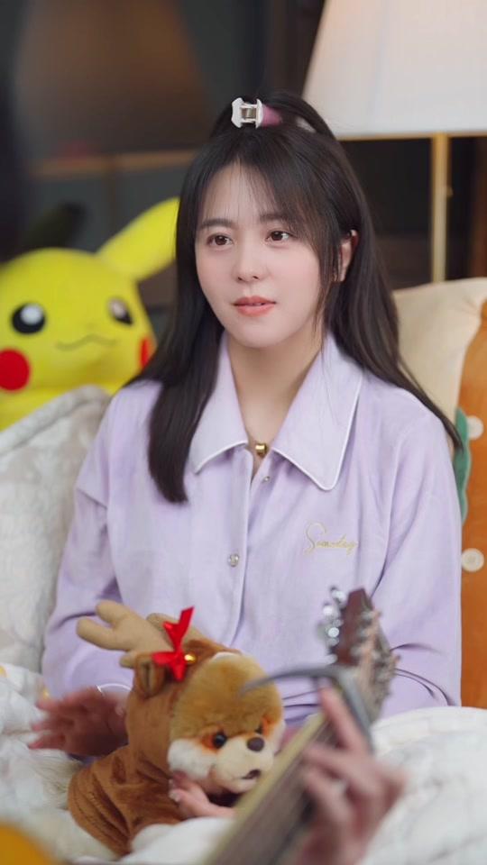 祝闪闪_祝闪闪个人资料_祝闪闪直播间_18183kol_18183网红站