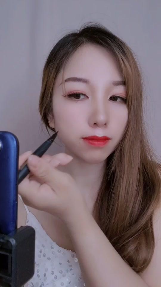 远离那些让你生气让你心态不稳的人,好好爱自己#彩妆 @抖音小助手视频