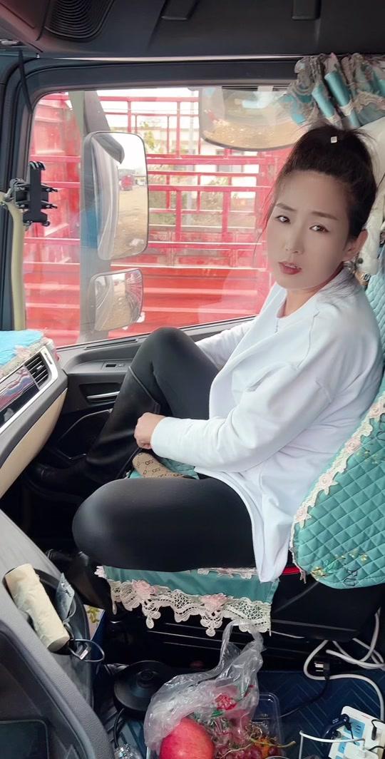 开卡车的全妹_开卡车的全妹个人资料_开卡车的全妹直播间_18183kol