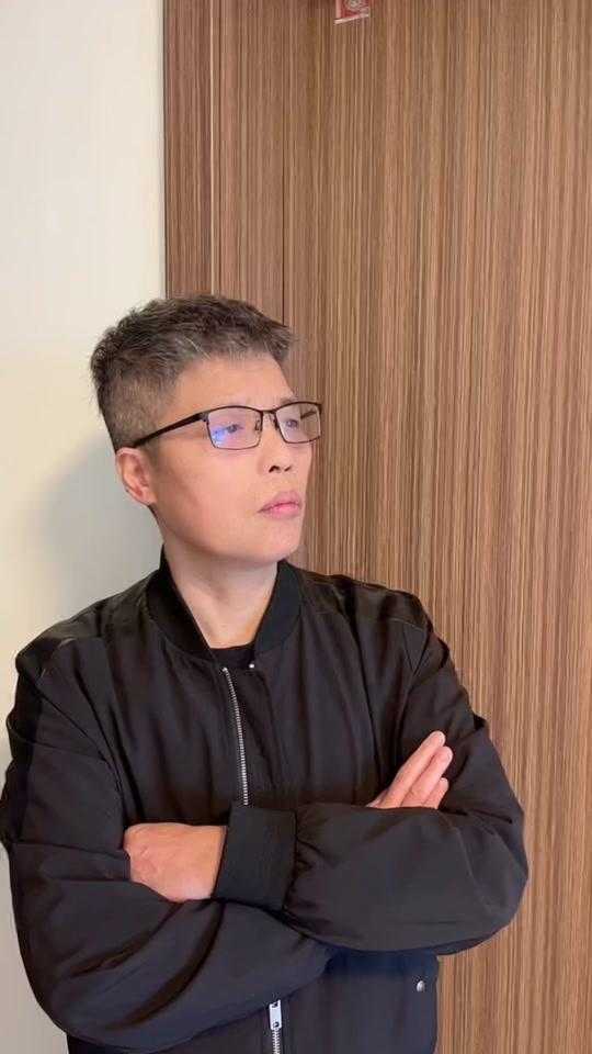 小凉说这样子才是最帅的#狼爷和小凉 #情侣日常