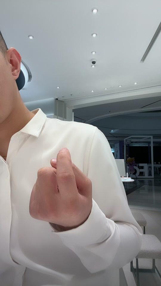 15:11:32视频时长:9秒#全世界都在wakawaka #世界杯手势舞 对不住