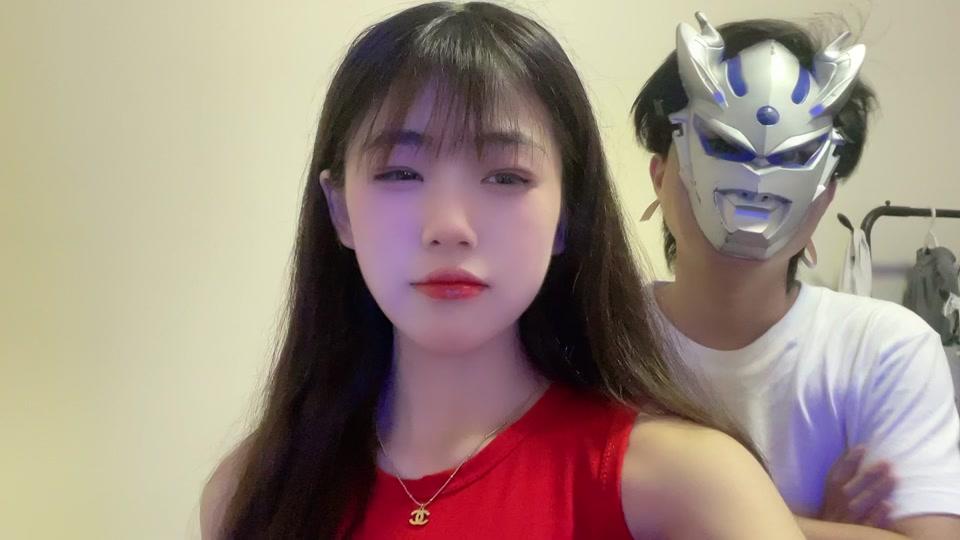 9w视频概览简介:别问 消失已久的行为艺术家～抖音号:tingge8500979