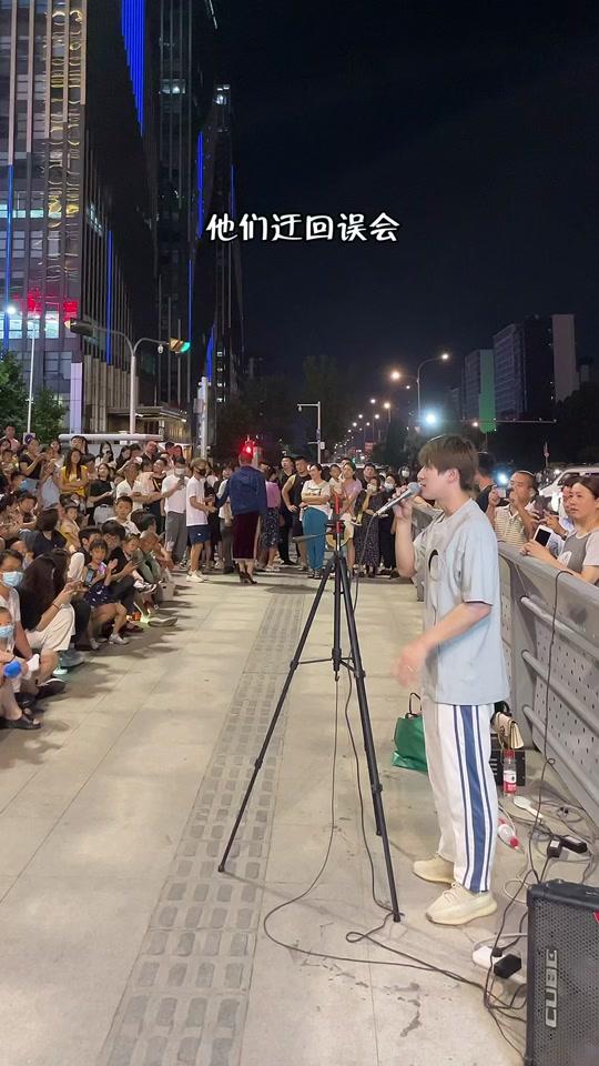 七七很饿_七七很饿个人资料_七七很饿直播间_18183kol_18183网红站