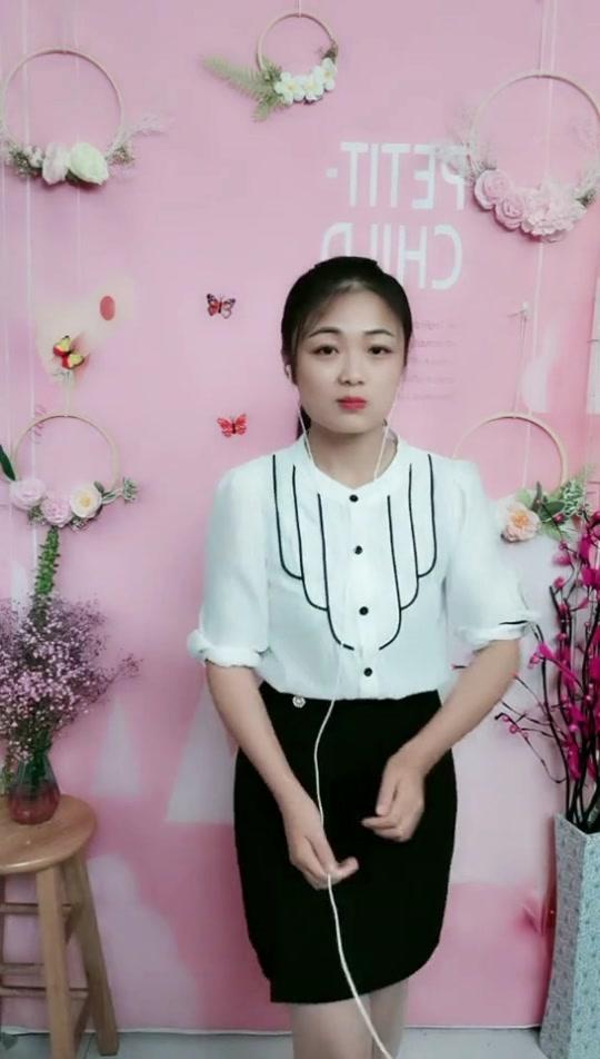 4w视频概览简介:大号小丽君抖音号:zyt139382220