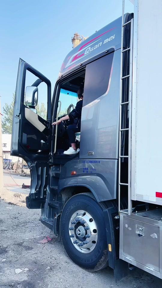 开卡车的全妹_开卡车的全妹个人资料_开卡车的全妹直播间_18183kol