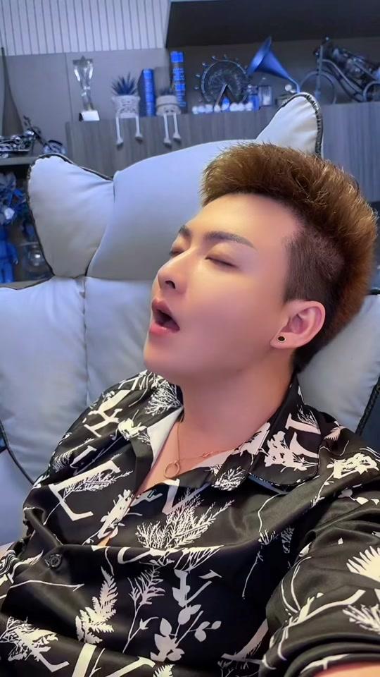 伤帅(仅此一号)_伤帅(仅此一号)个人资料_伤帅(仅此一号)直播间_18183