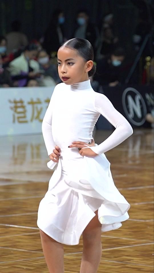 港龙舞蹈拉丁舞_港龙舞蹈拉丁舞个人资料_港龙舞蹈拉丁舞直播间_18183