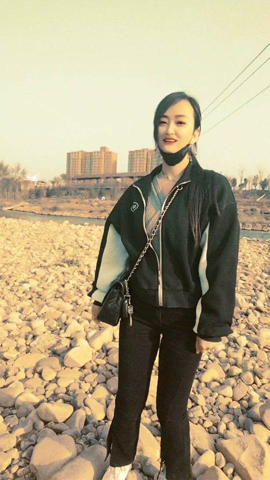 河南小黑妹_河南小黑妹个人资料_河南小黑妹直播间_18183kol_18183网