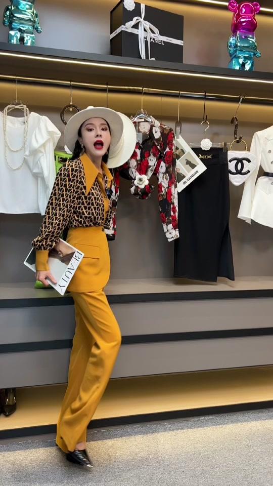 姗姗轻奢气质欧货女装直播间_姗姗轻奢气质欧货女装直播间个人资料