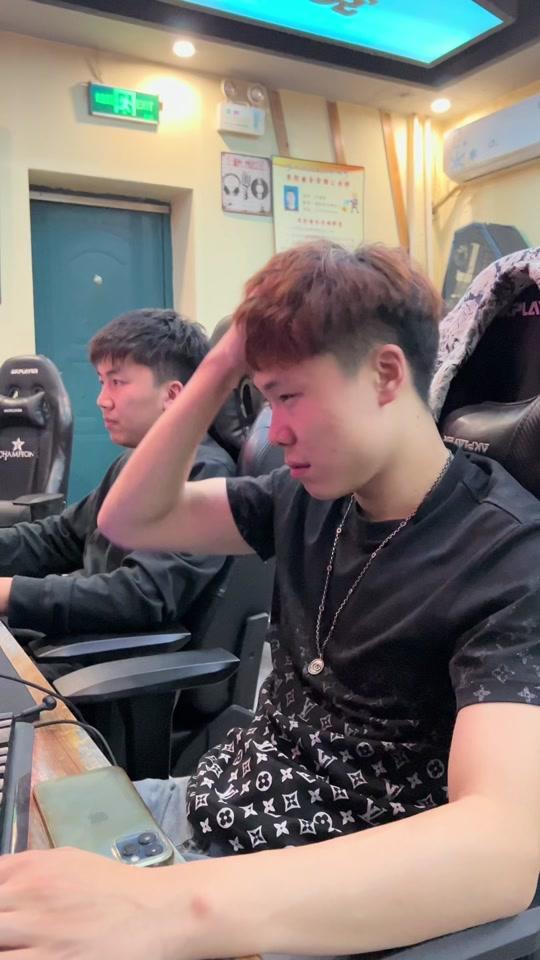 黑起很酷天舒班