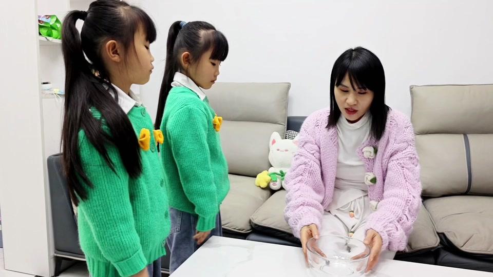 芊渝芊寻双胞胎