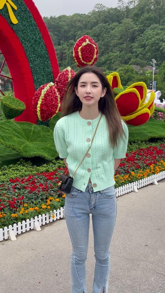 一下击中了我的那个……胃巴#不炫汉堡睡不着 #麦麦夜市开张啦 #抖音