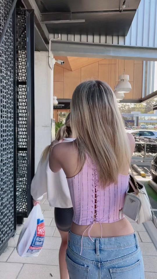 8w视频概览简介:莎莎和小雨@筱雨姐姐抖音号:itsalisarain