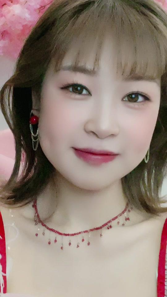 个人资料_高嘉媛82手势舞【每晚九点播】直播间_18183kol_18183网红