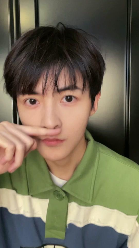 管栎_管栎个人资料_管栎直播间_18183kol_18183网红站