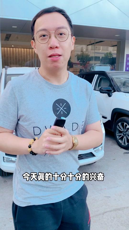 1w0.0w0视频详情特斯拉model3现在值不值得购买?禧哥跟大家