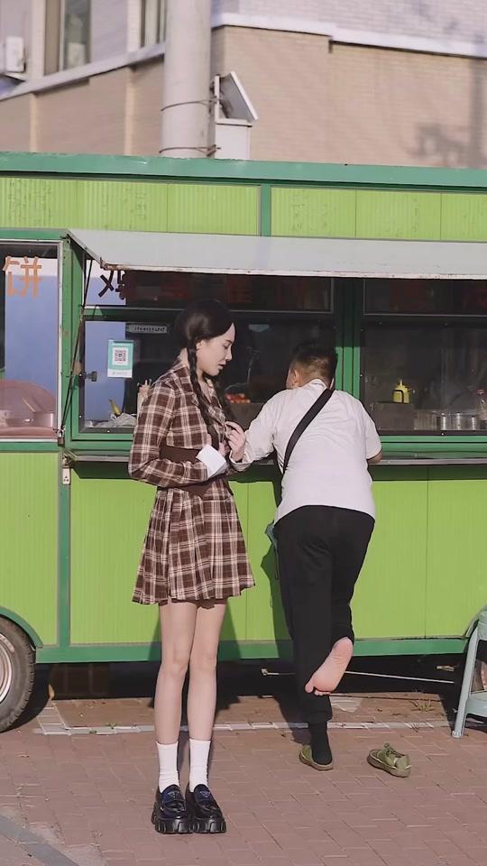 李戈 小琴_李戈 小琴个人资料_李戈 小琴直播间_18183kol_18183网红站