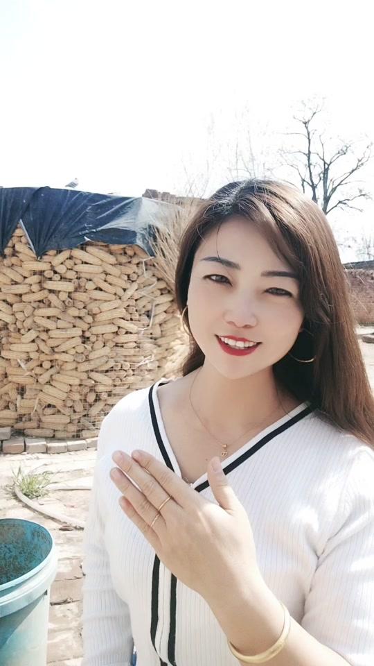 农村丫头《张娟》_农村丫头《张娟》个人资料_农村丫头《张娟》直播间