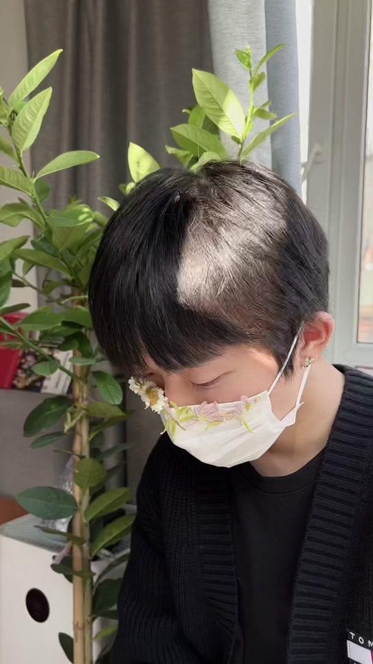 何圳煜__何圳煜_个人资料_何圳煜_直播间_18183kol_18183网红站