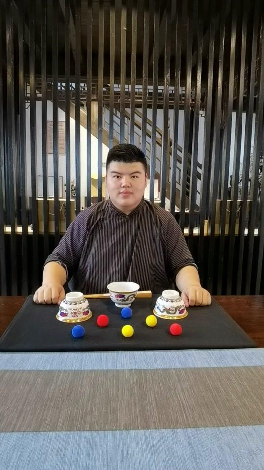 鹏鹏戏法艺术 #韩派戏法 #大活宝陈进才陈氏戏法 #古彩戏法 @抖音小