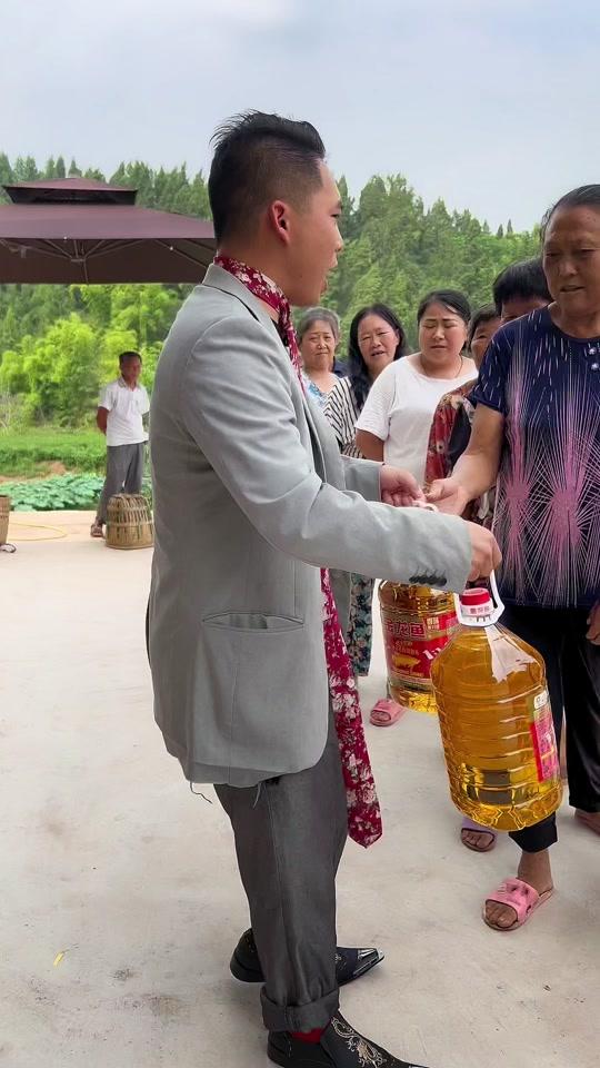 尴尬的小陈_@尴尬的小陈个人资料_@尴尬的小陈直播间_18183kol_18183