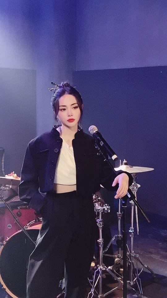 谢可寅shakingchloe