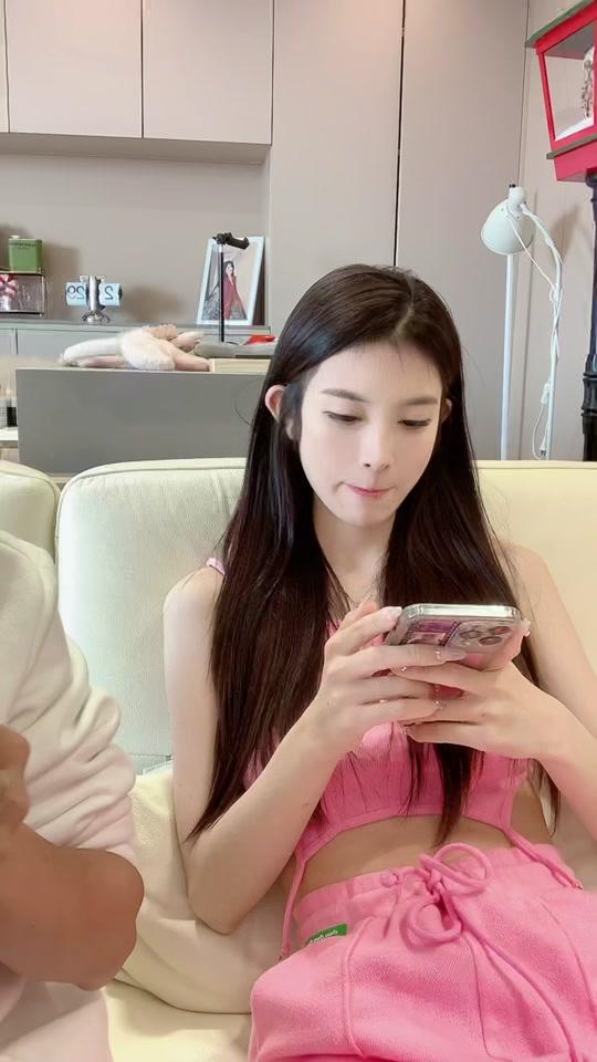 丸糯本丸_丸糯本丸个人资料_丸糯本丸直播间_18183kol_18183网红站