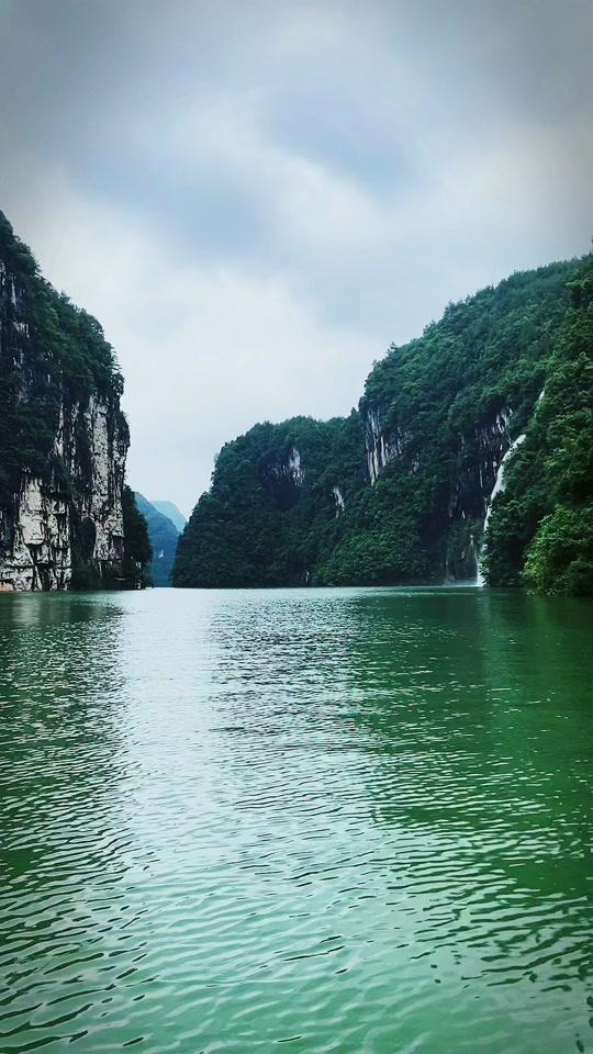 独行山水间